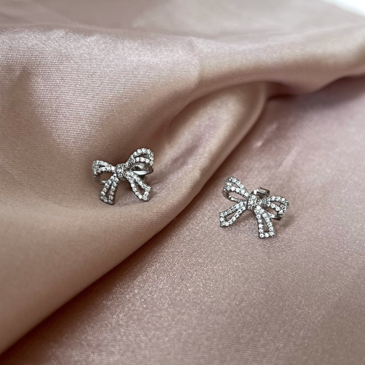[Violet JW]Dainty Bow Shape Earrings
