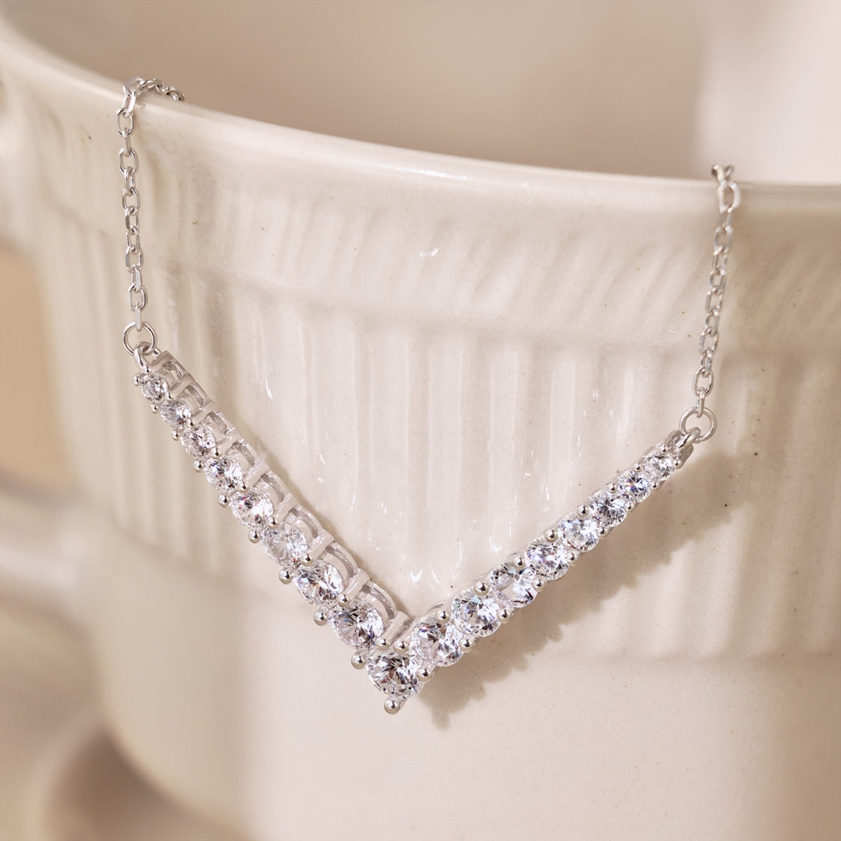 [Violet JW]Ornate Round Cut Necklace