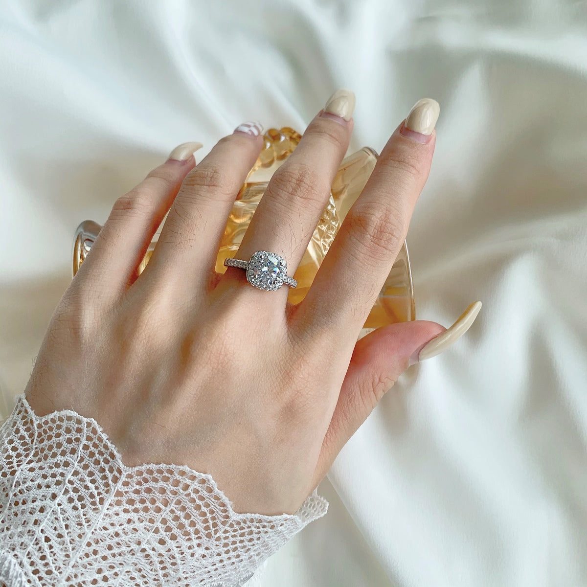 [Baslove]輝くラウンドカットの結婚指輪