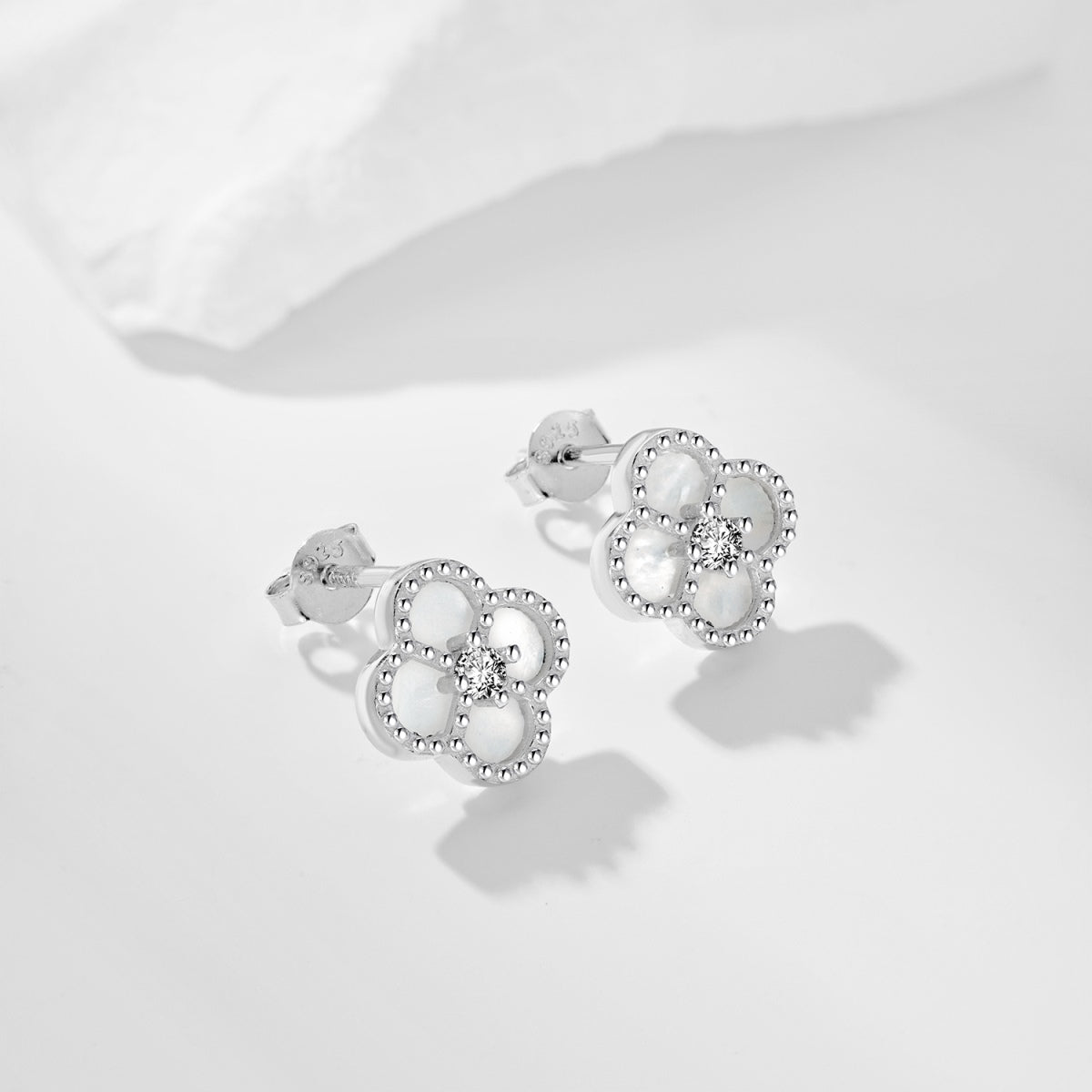 [Violet JW]Four-Leaf Clover Flower Shape Exquisite Earrings