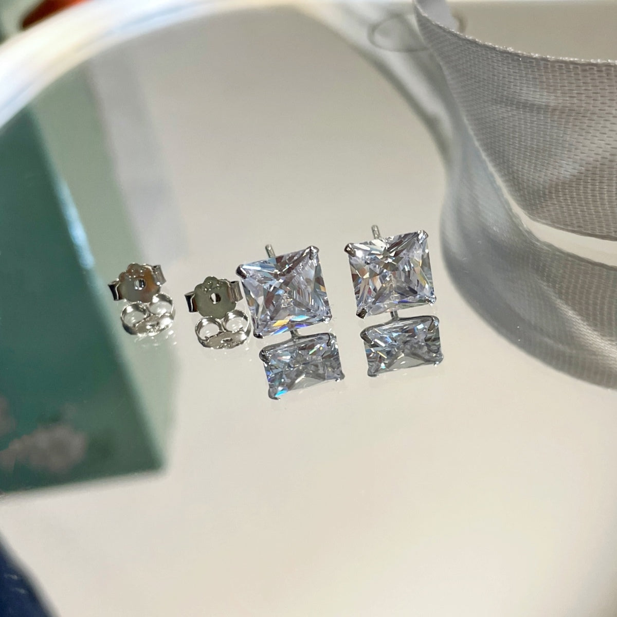 [Violet JW]Ornate Square Shape Earrings