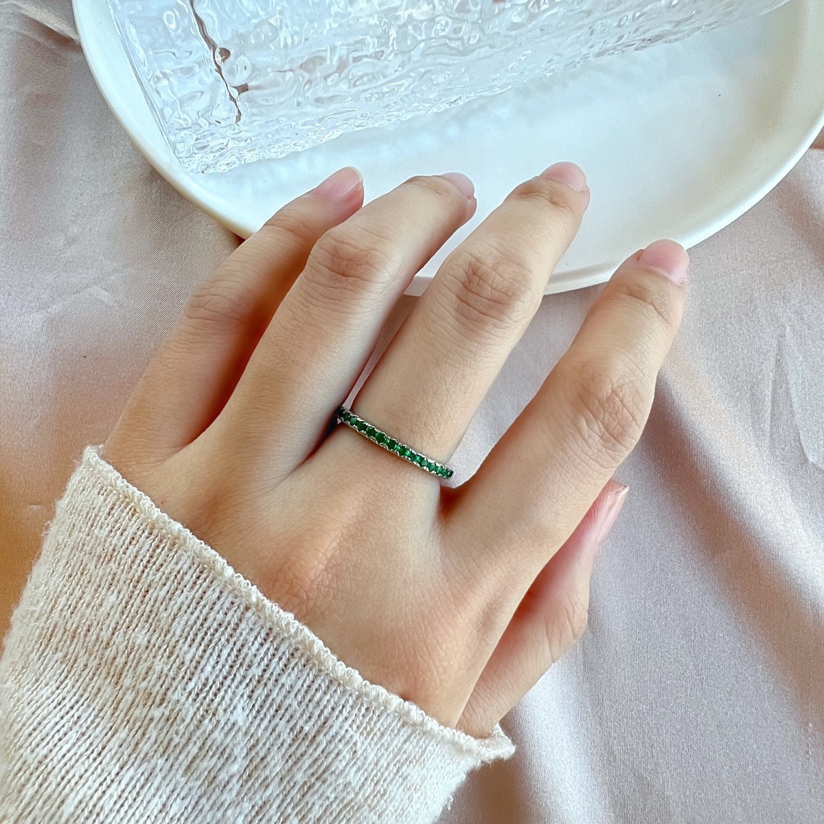 [Violet JW]Delicate Sparkling Round Cut Daily Ring
