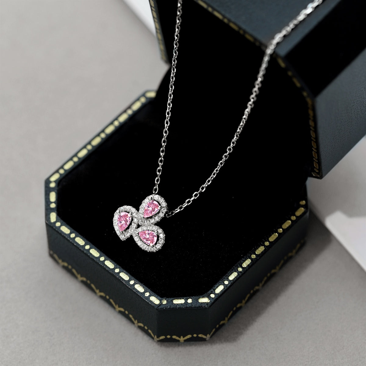 [Violet JW]Elegant Flower Shape Pear Cut Necklace
