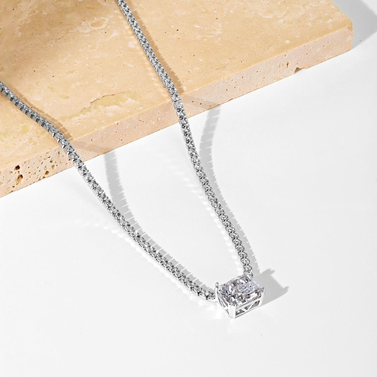 [Violet JW]4.0 Carat Elegant Radiant Cut Necklace