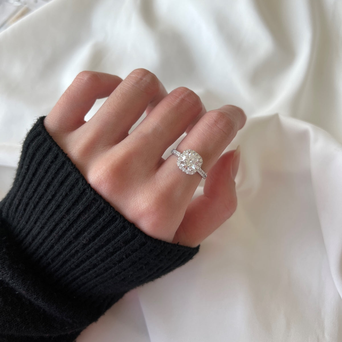 [Baslove]輝くラウンドカットの結婚指輪