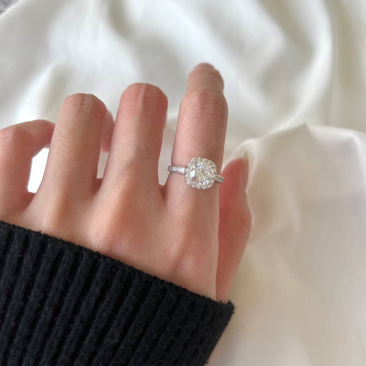 [Baslove]輝くラウンドカットの結婚指輪