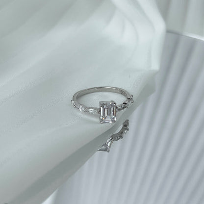 [Violet JW]1.0 Carat Dainty Resplendent Radiant Cut Daily Ring