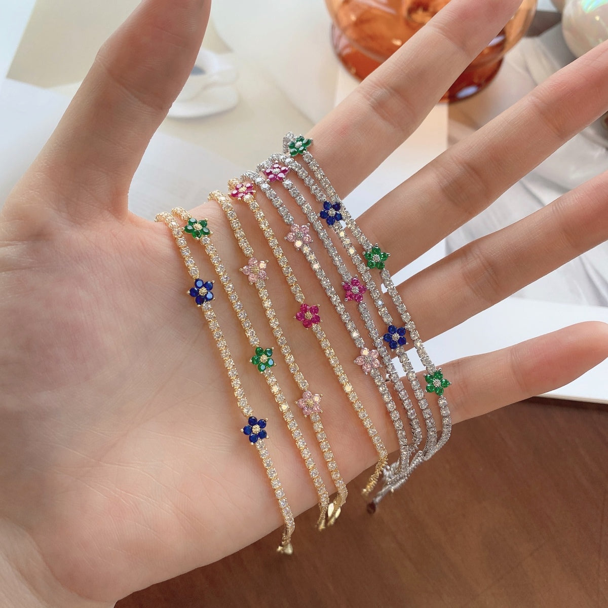 [Violet JW]Sparkling Flower Shape Tennis Bracelet