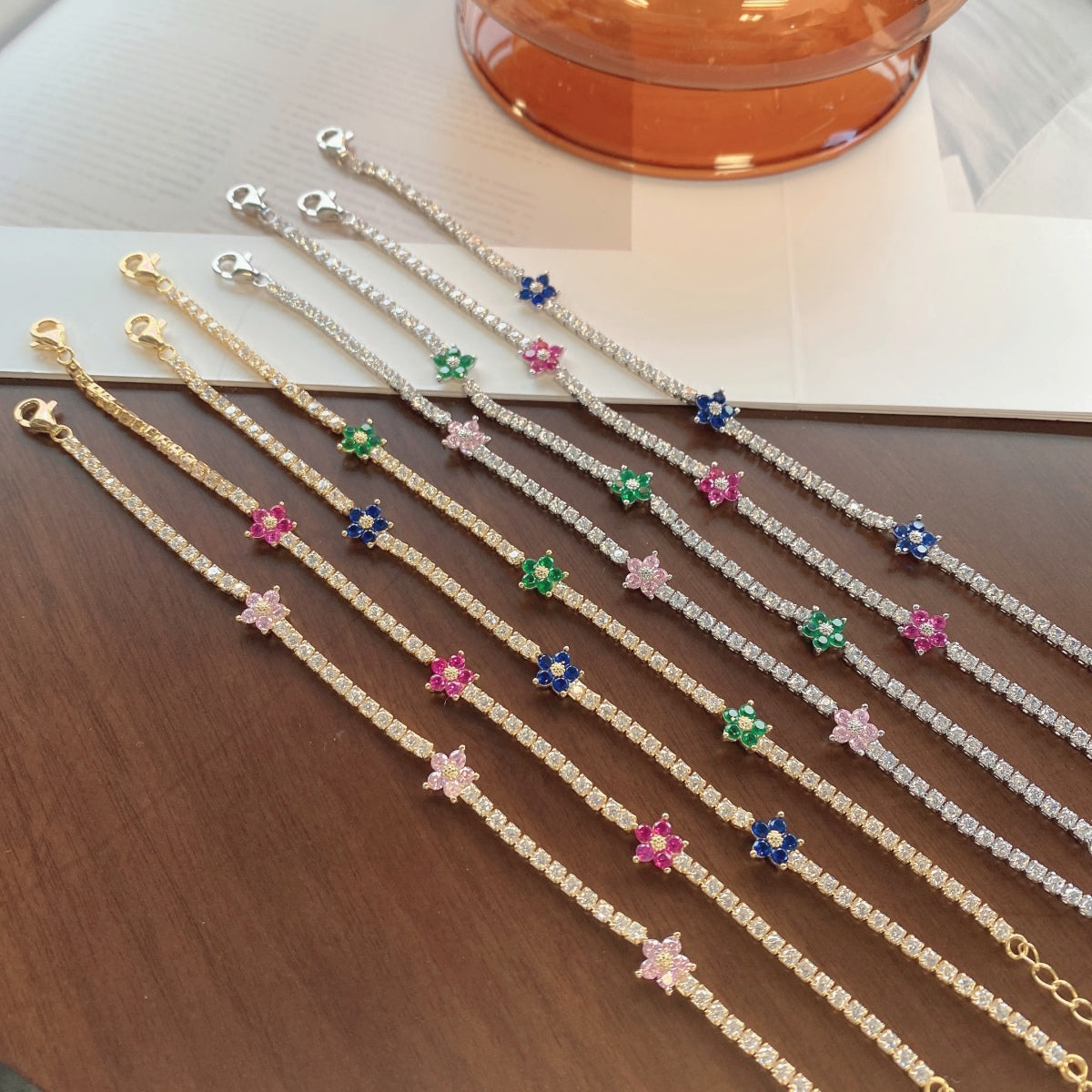 [Violet JW]Sparkling Flower Shape Tennis Bracelet