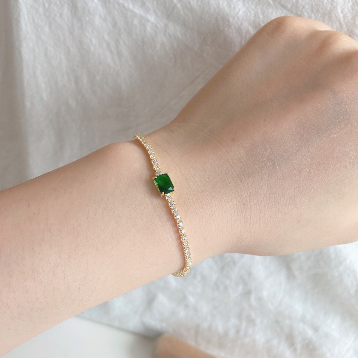 [Violet JW]1.0 Carat Unique Emerald Cut Banquet Bracelet