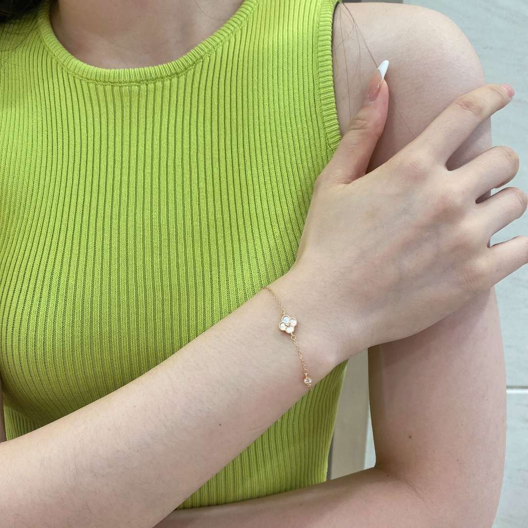[Violet JW]Delicate Four Leaf Clover Bracelet