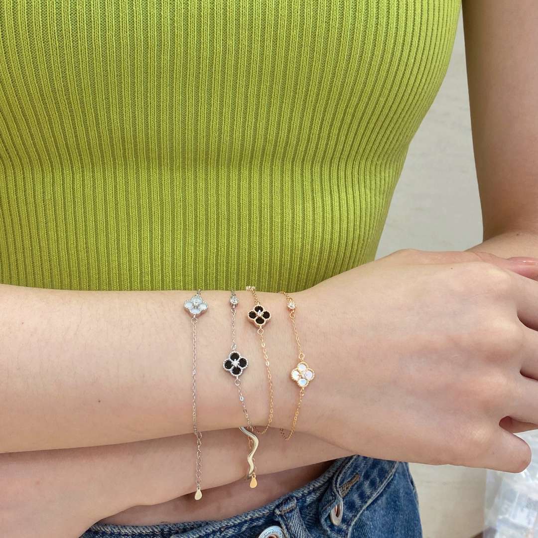[Violet JW]Delicate Four Leaf Clover Bracelet