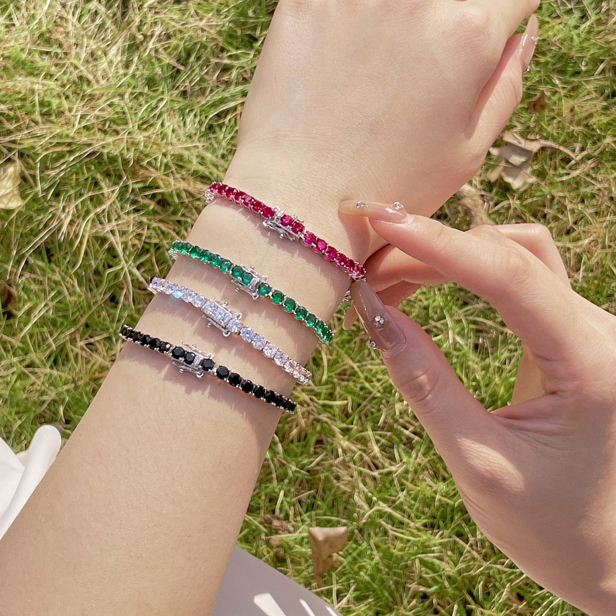 [Baslove] Strahlend buntes Party-Armband im Rundschliff