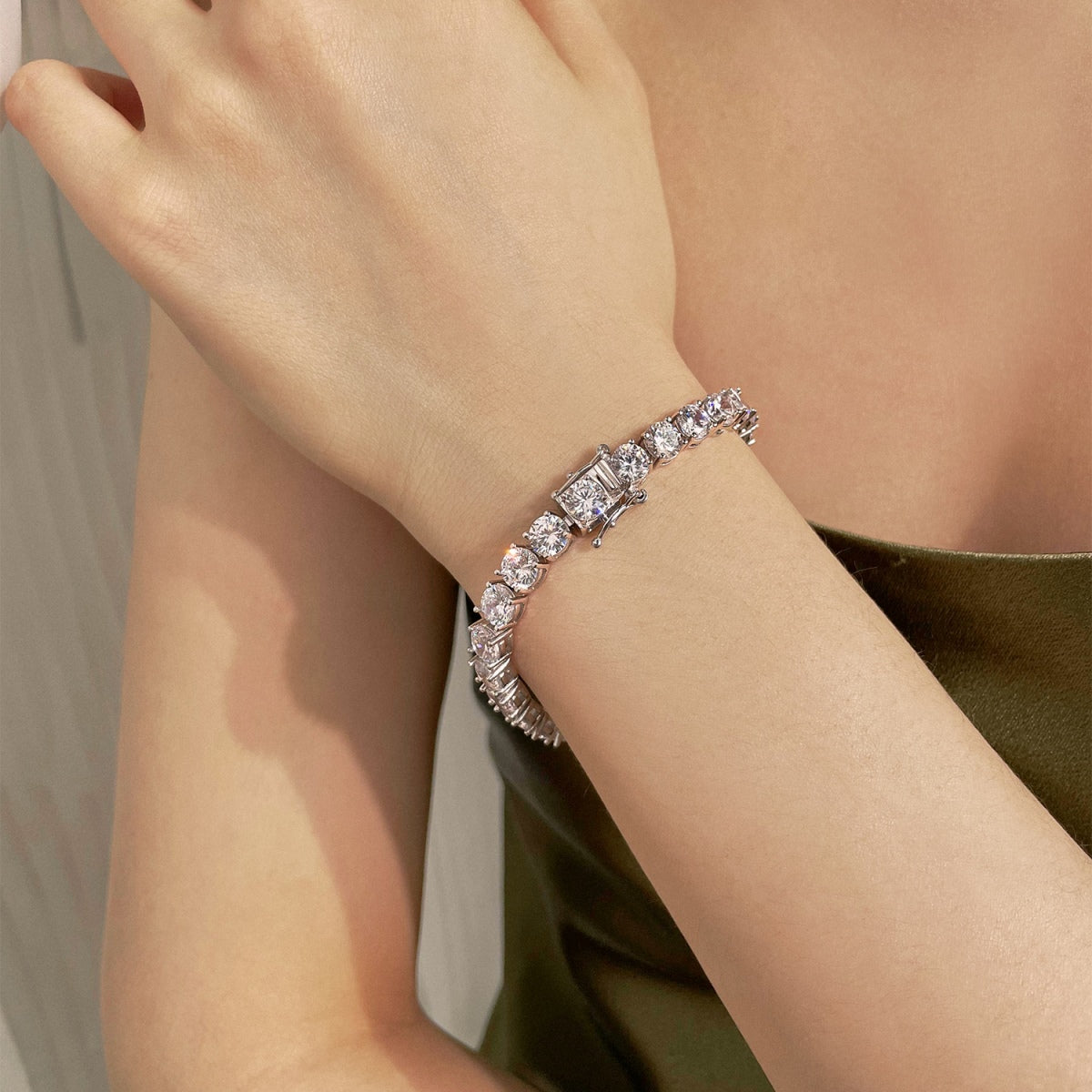[Violet JW]0.75 Carat Dazzling Round Cut Wedding Bracelet