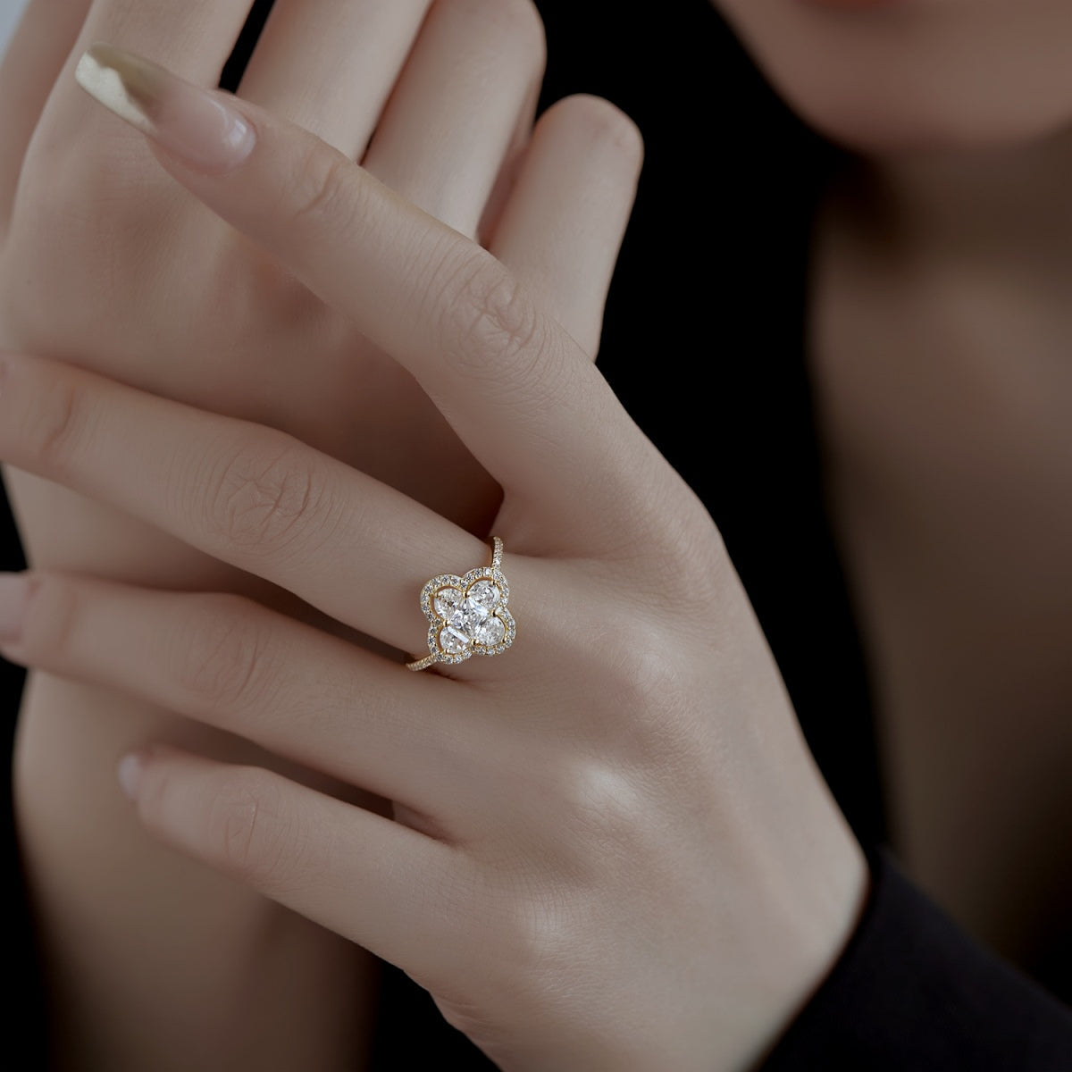 [Violet JW]Luxurious Eternity Flower Shape Banquet Ring