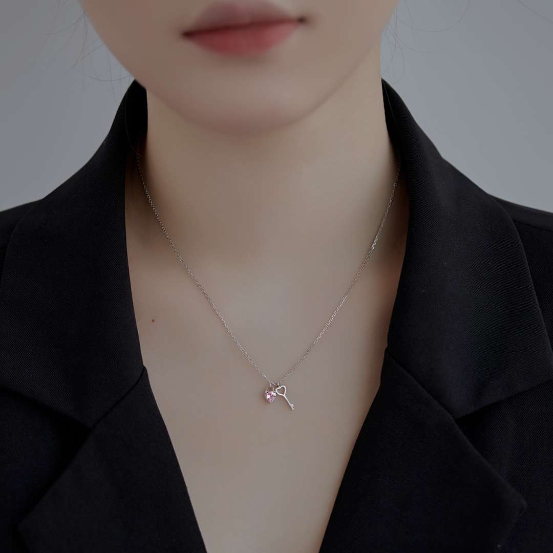 [Violet JW]Unique Heart Shape Key Pendent Necklace