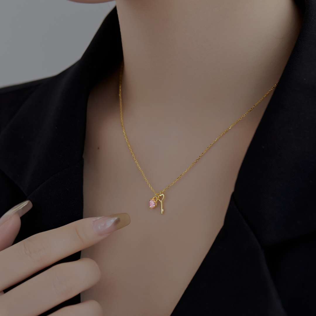 [Violet JW]Unique Heart Shape Key Pendent Necklace
