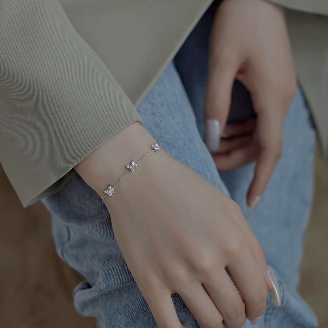 [Violet JW]Radiant Butterfly Shape Necklace