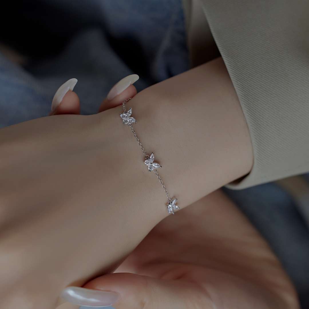 [Violet JW]Radiant Butterfly Shape Necklace