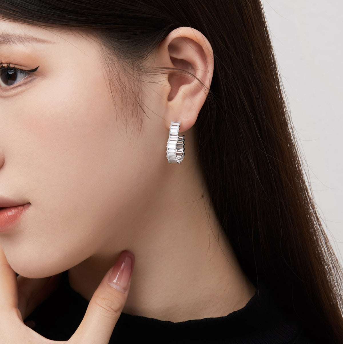 [Violet JW]Radiant Heart Cutout Earrings