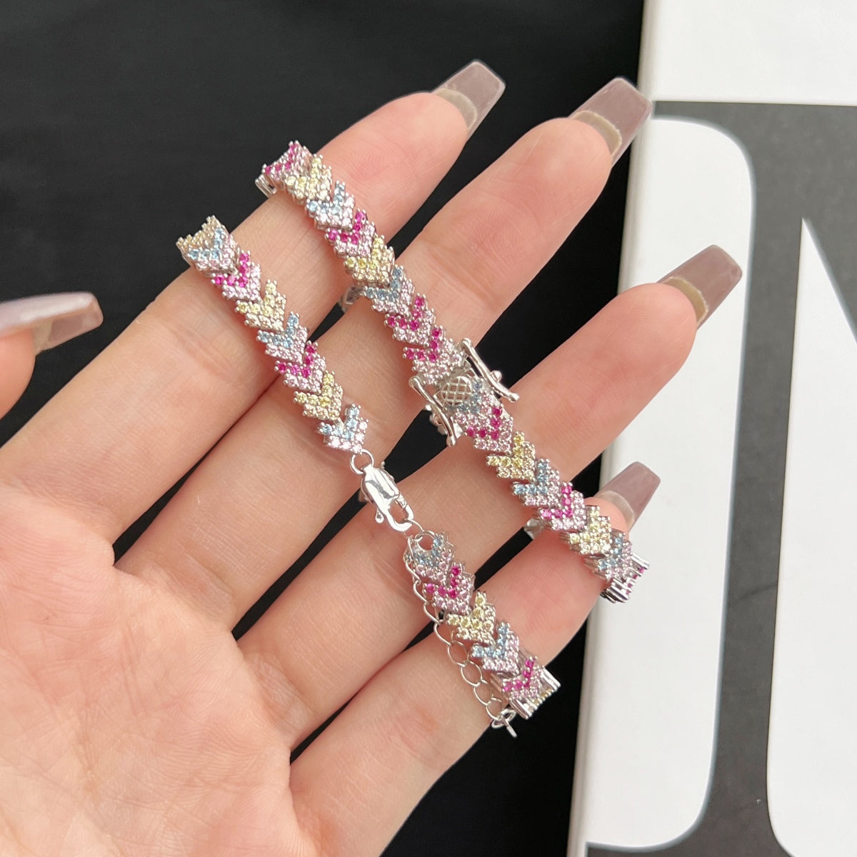 [Violet JW]Ornate Sparkling Round Cut Party Bracelet