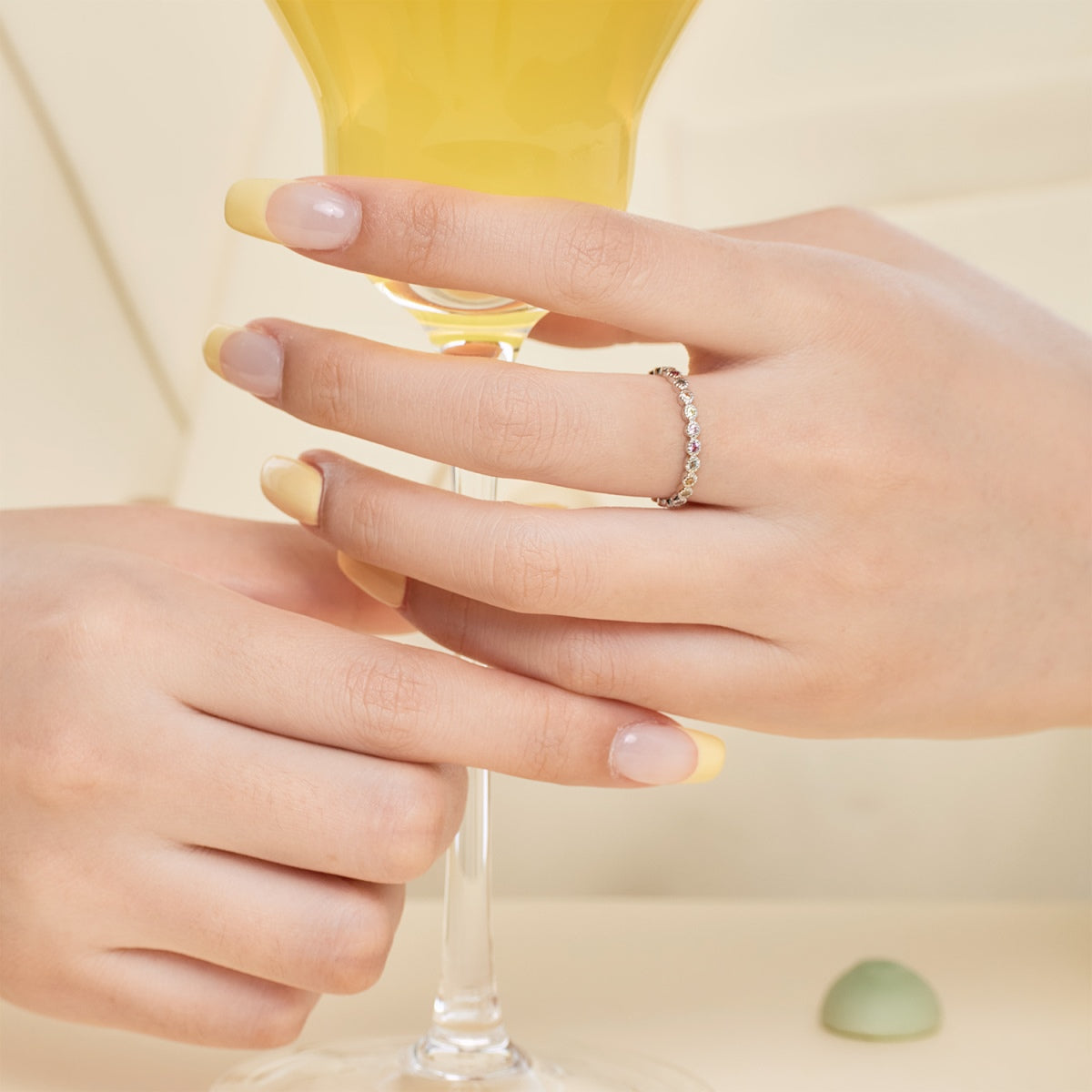 [Violet JW]Radiant Sparkling Round Cut Daily Ring