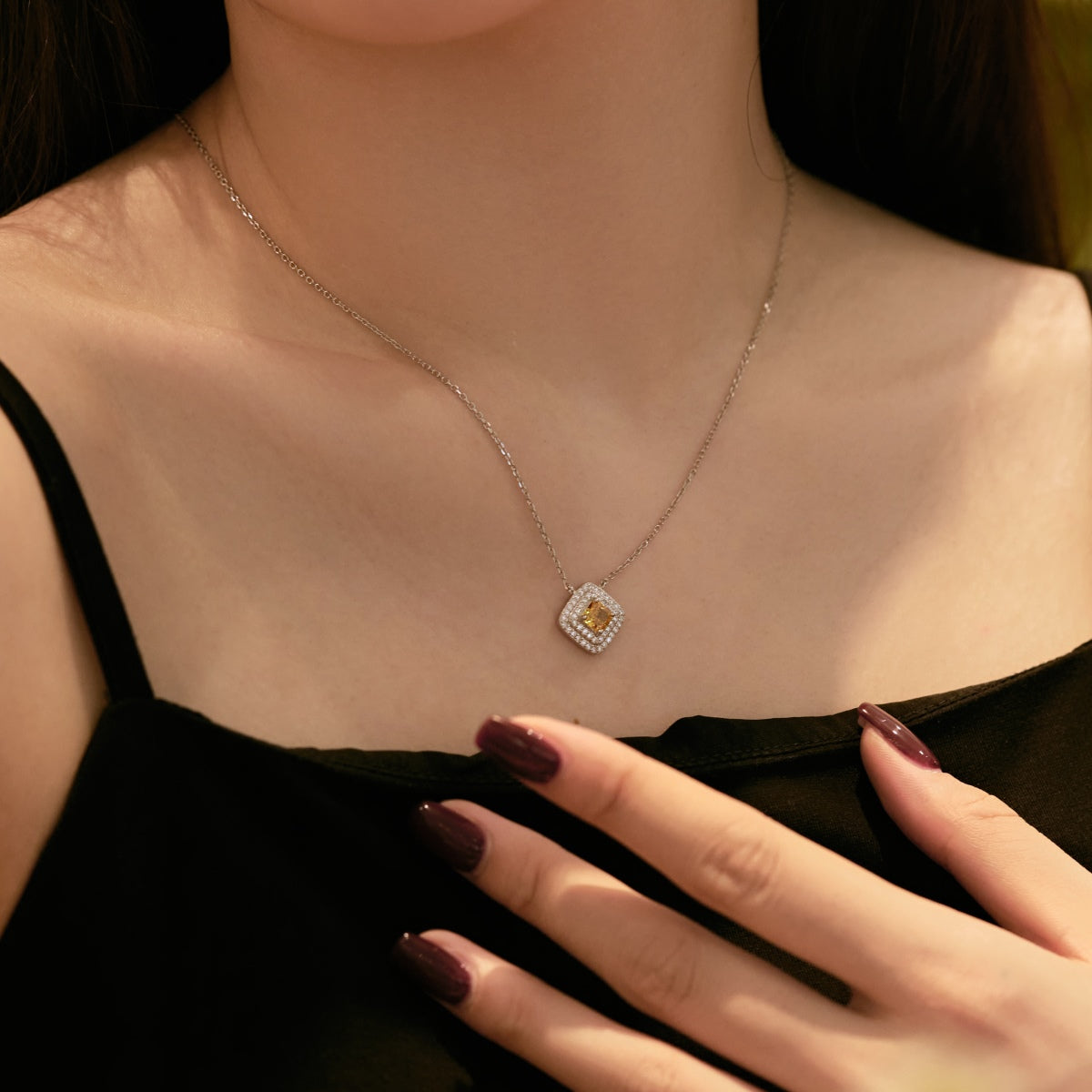 [Violet JW]Sparkling Asscher Cut Necklace