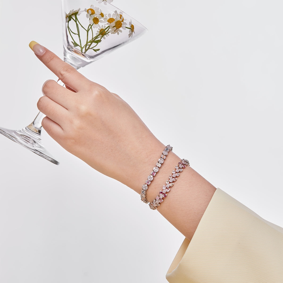 [Violet JW]Dazzling Radiant Multi Cut Daily Bracelet