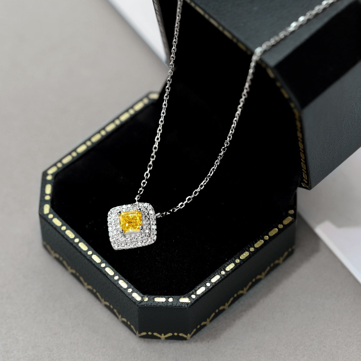 [Violet JW]Sparkling Asscher Cut Necklace