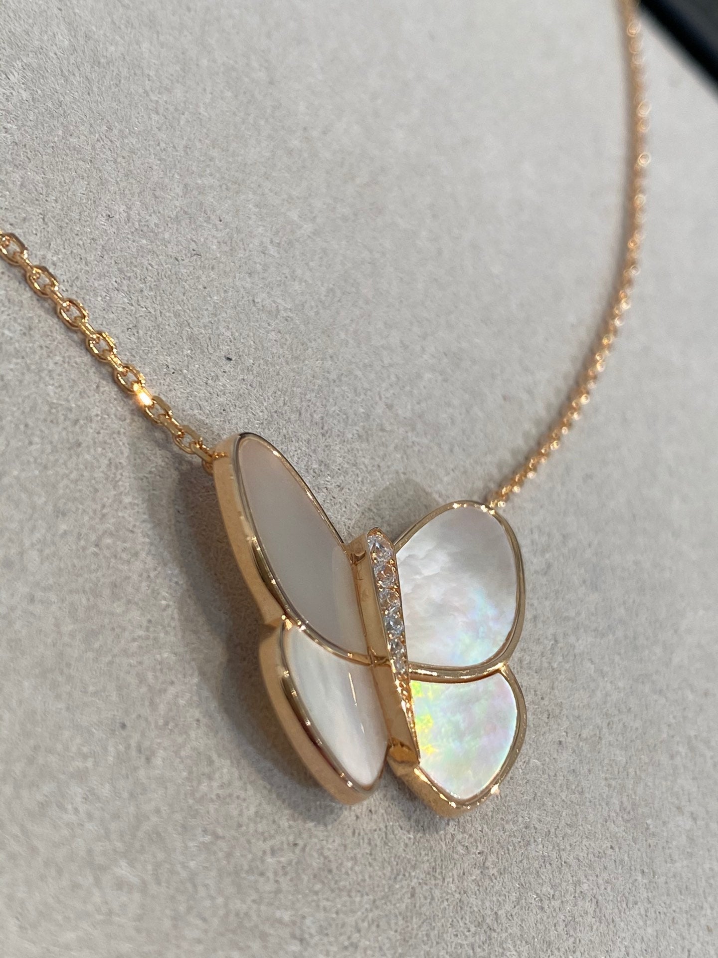 [Violet JW]BUTTERFLY GOLD MOP DIAMOND NECKLACE