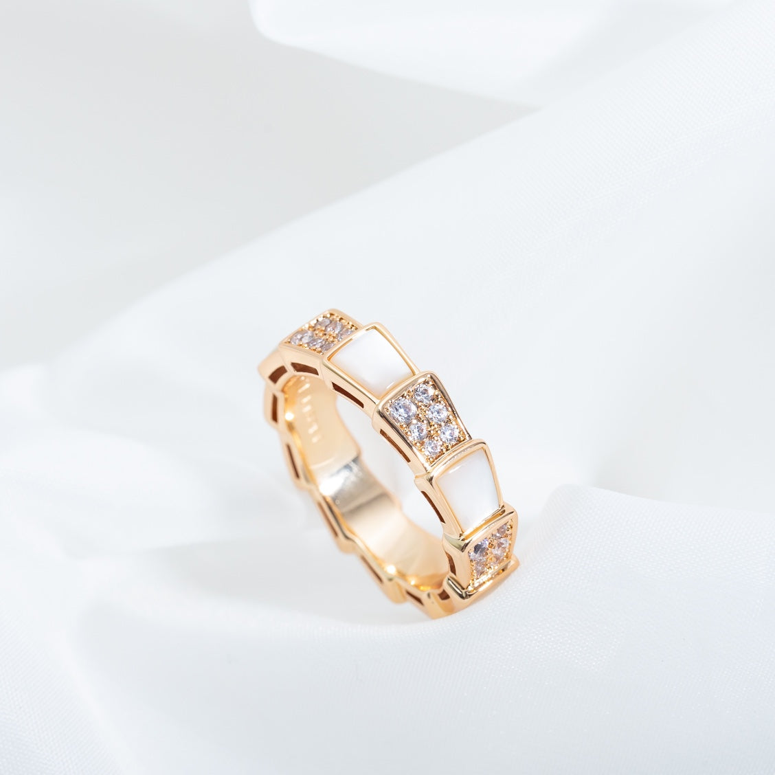 [Baslove]SERPENTI リング ピンクゴールド モップ ダイヤモンド パヴェ 4MM
