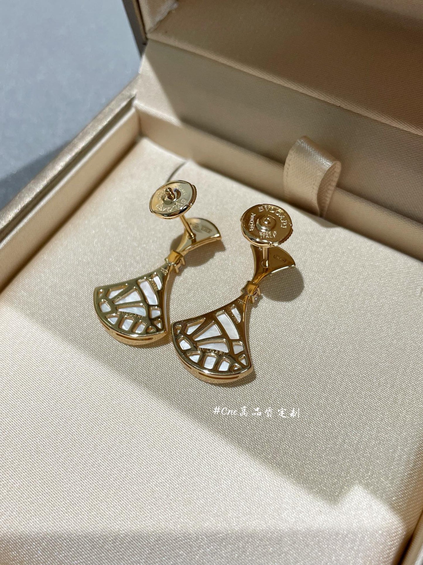 [Baslove]ドリームモップ 1ダイヤモンドピアス