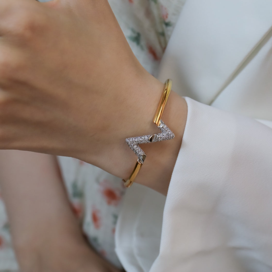 [Baslove]VOLTE UPSITE DOWN GOLD DIAMANT ARMBAND