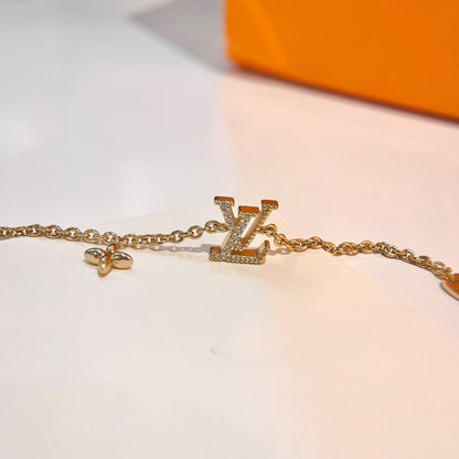 [Baslove] GOLDARMBAND MIT LV-LOGO UND STERNMOTIV