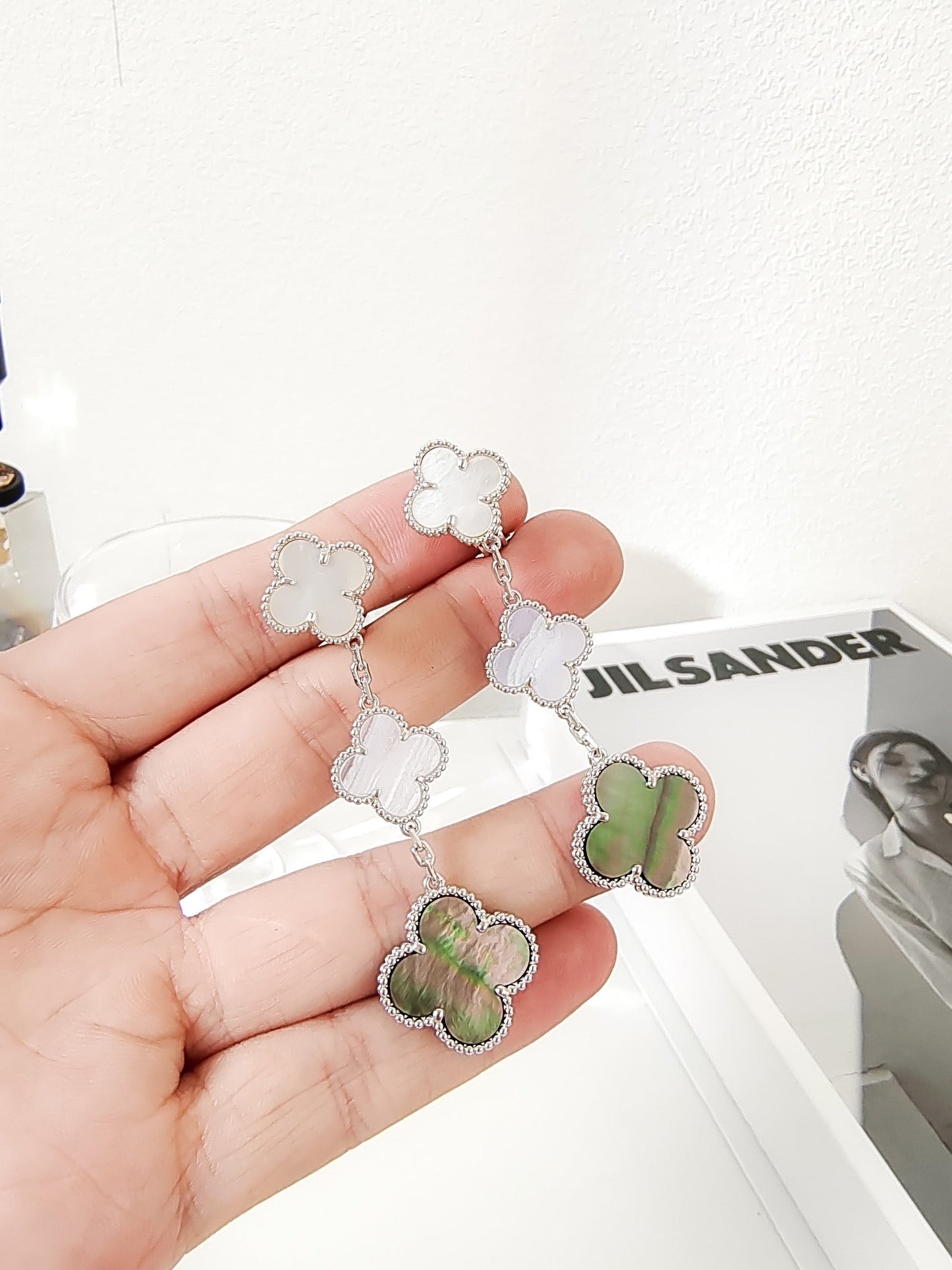 [Violet JW]CLOVER 3 MOTIFS CHALCEDONY DARK MOP SILVER EARRINGS