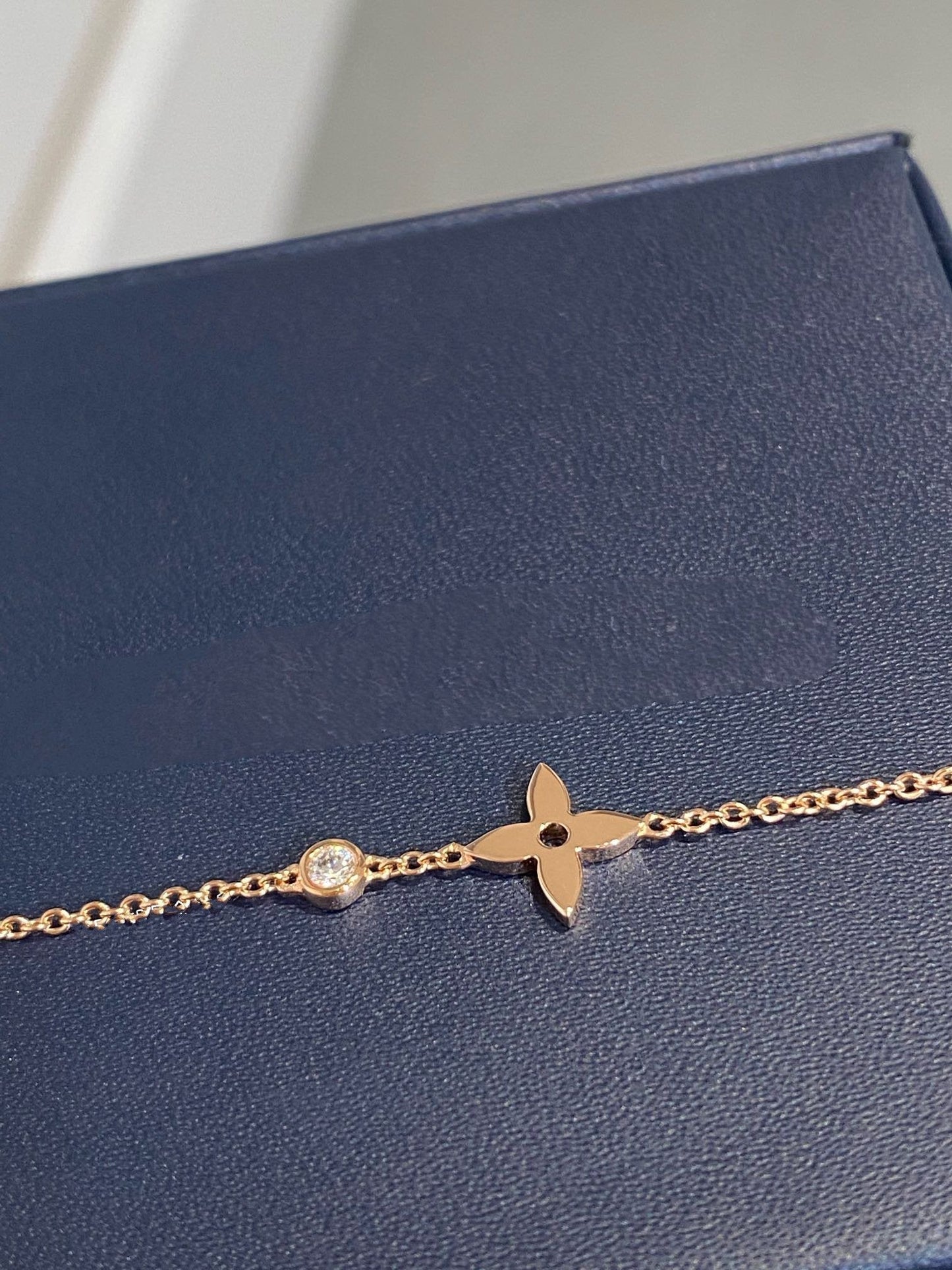 [Baslove]Armband aus Roségold mit Sterndiamanten