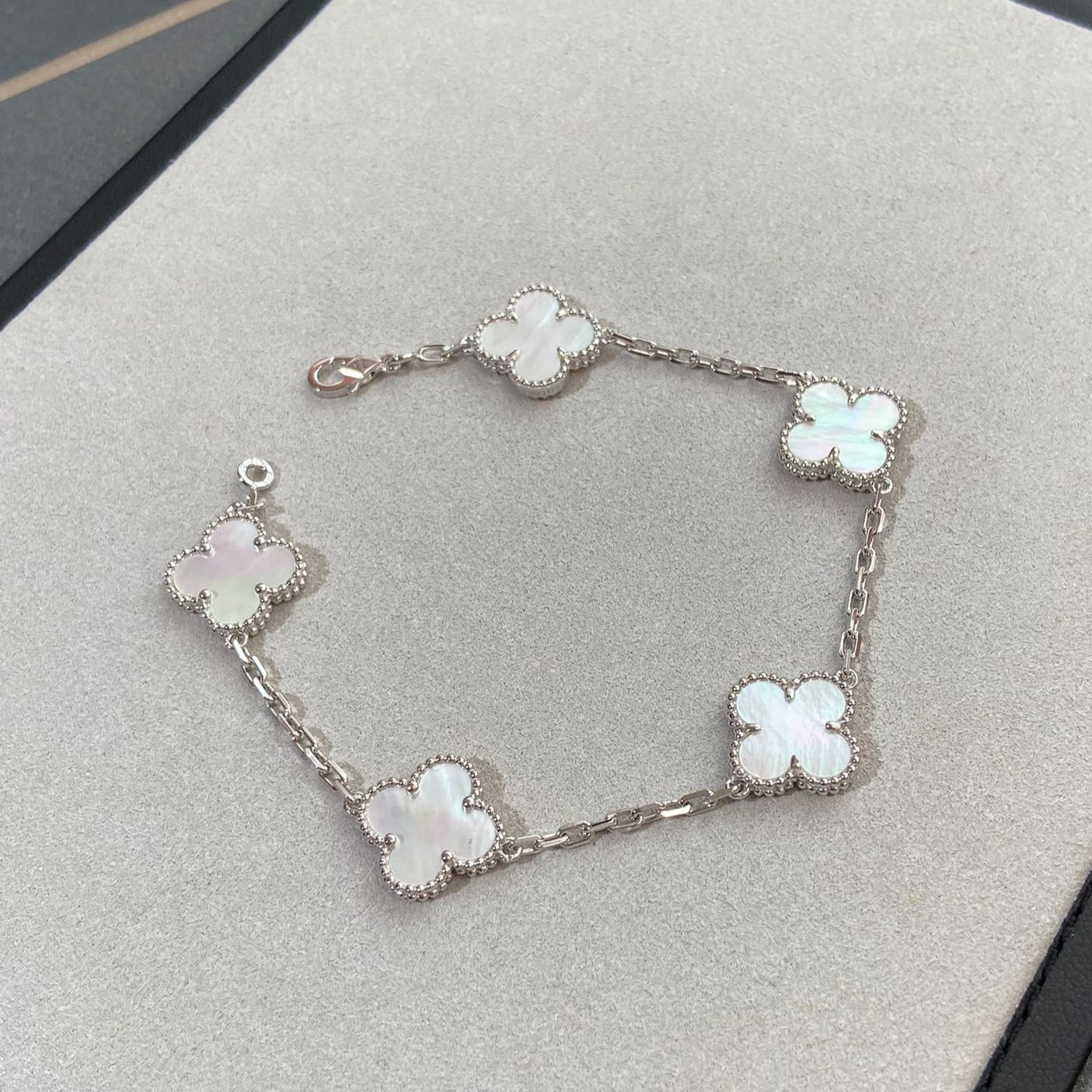 [Violet JW]CLOVER SILVER MOP 5 MOTIF BRACELET