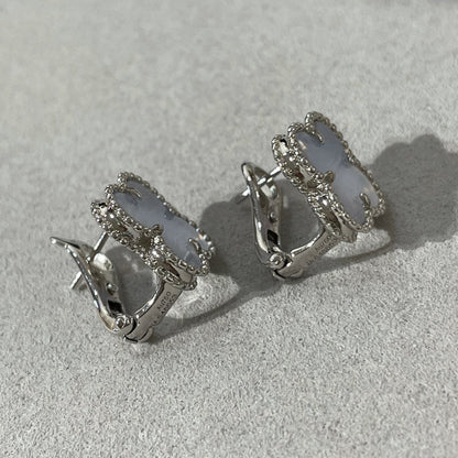 [Baslove]クローバーカルセドニーシルバースタッドピアス