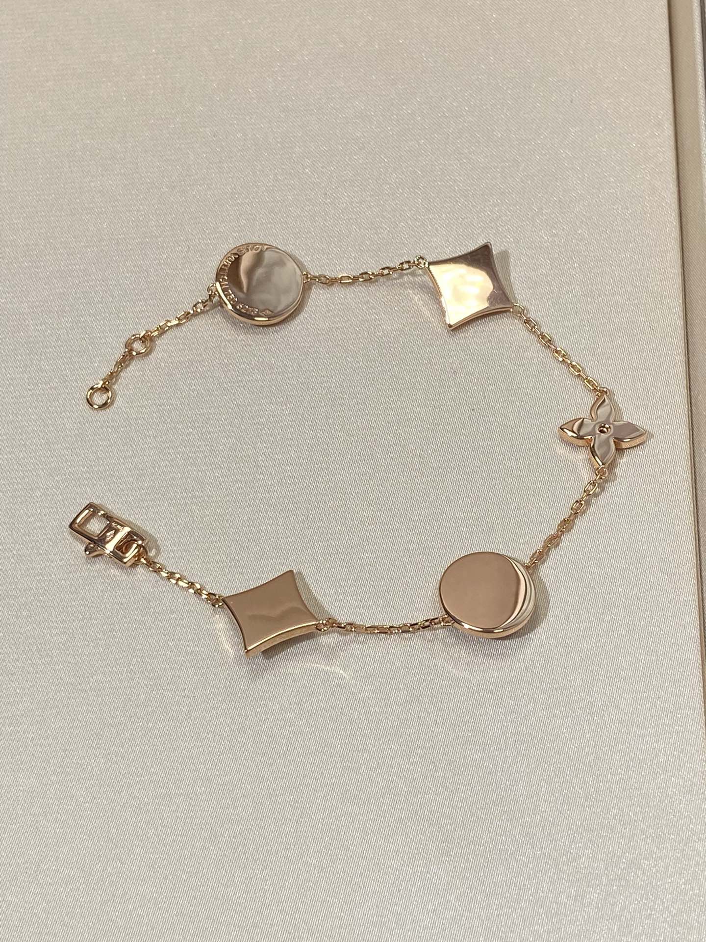 [Baslove]Armband mit Stern und Sonne, 5 Motiven, Perlmutt, Roségold