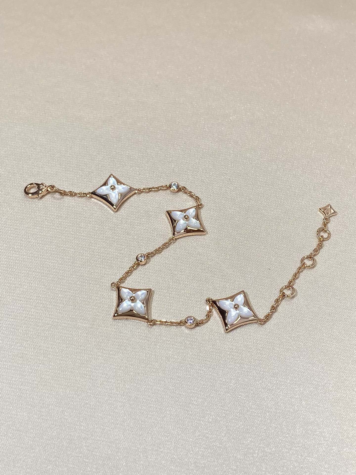 [Baslove]Armband mit Sternmotiv und Diamanten in Roségold