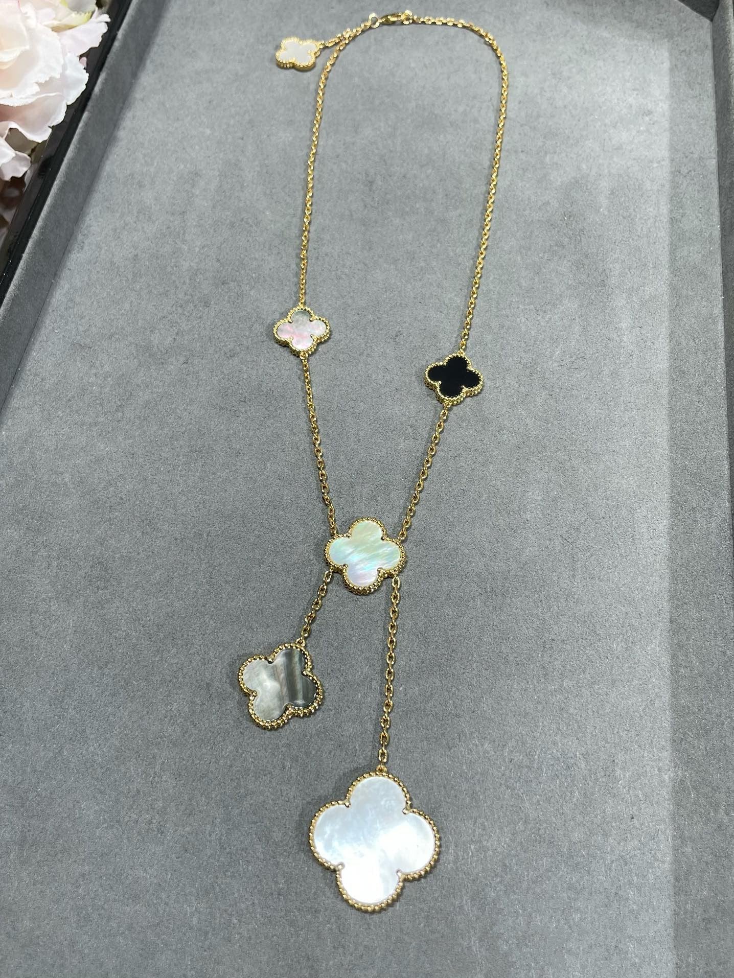 [Violet JW]CLOVER 6 MOTIF MOP ONYX GOLD NECKLACE