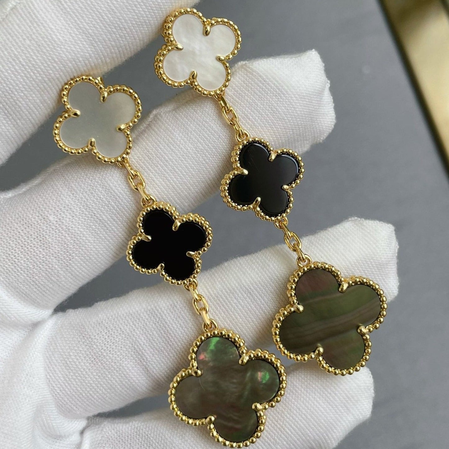[Violet JW]CLOVER 3 MOTIF MOP ONYX DARK MOP PINK GOLD EARRINGS