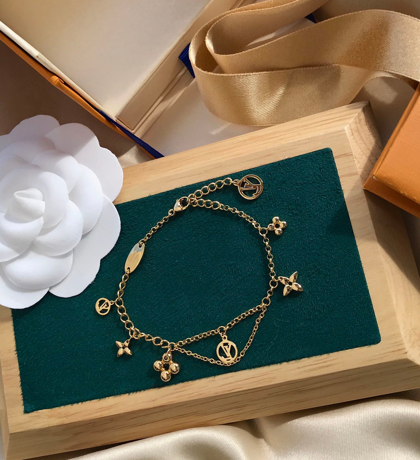 [Baslove]LV BLÜHENDES ROSAGOLD-MOP-ARMBAND