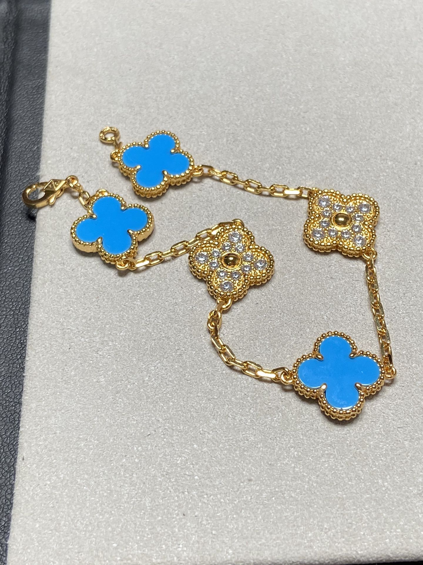 [Violet JW]CLOVER 5 MOTIF BLUE CHALCEDONY DIAMOND GOLD BRACELET
