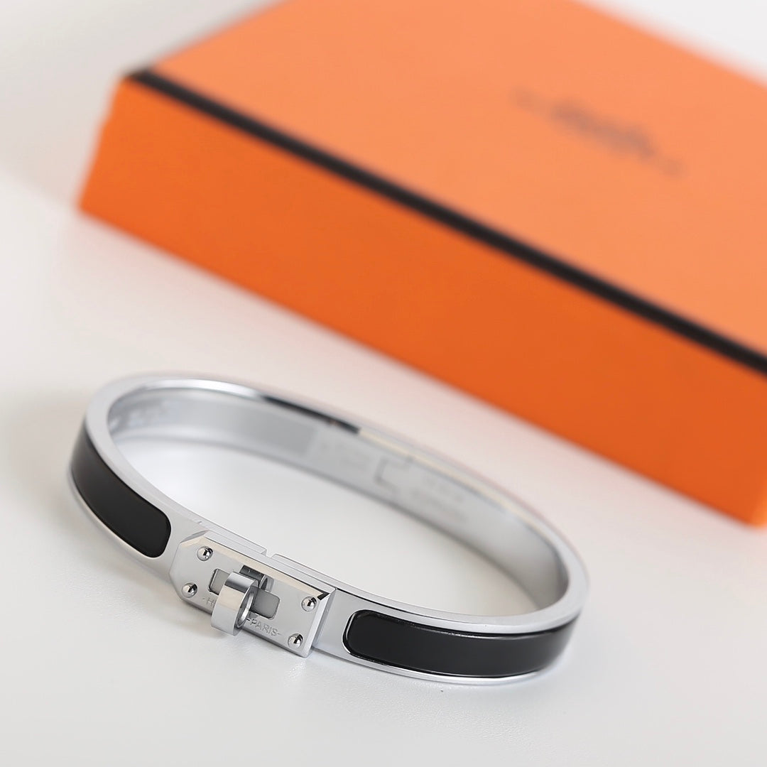 [Baslove]HM KELLY SCHWARZES ARMBAND