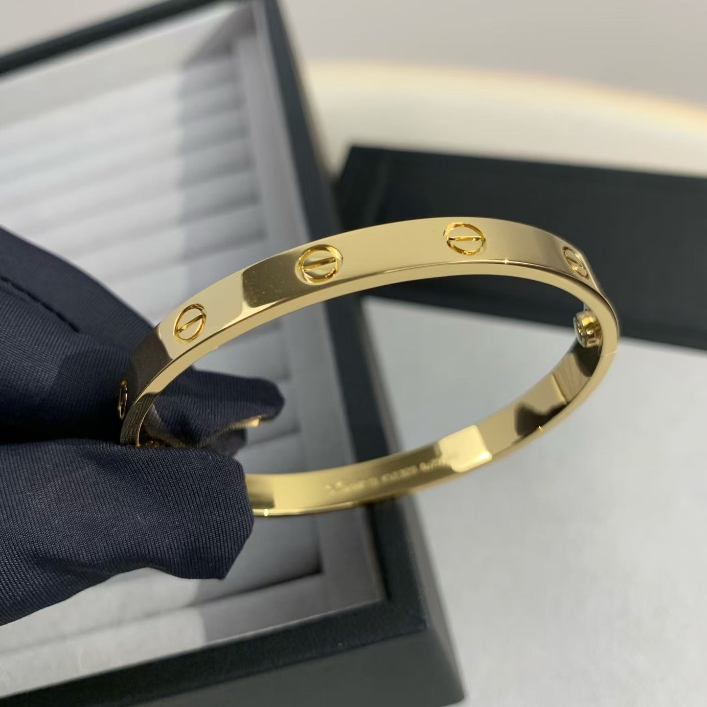 [Baslove] LIEBE ARMBAND 6,1 MM 