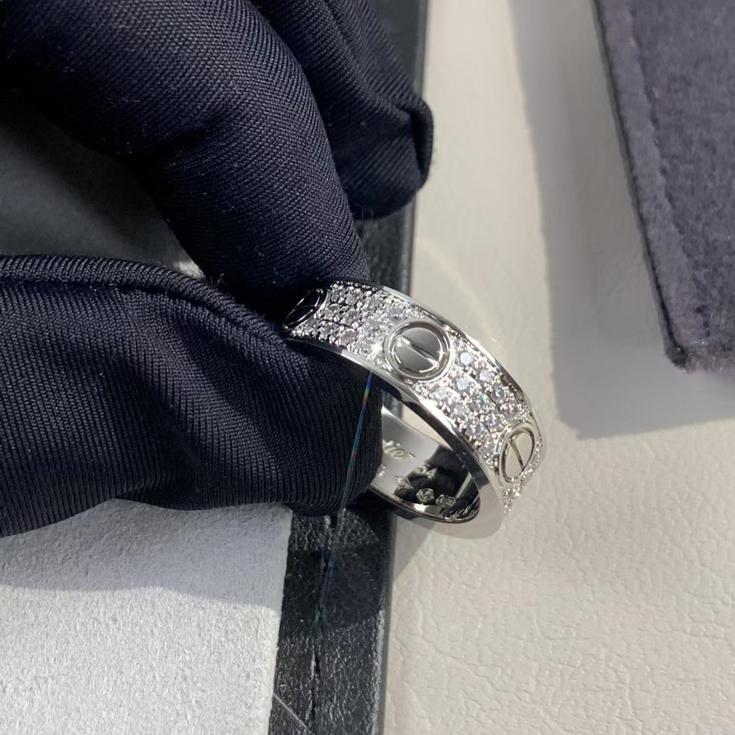 [Baslove] LIEBESRING 5,5 MM MIT DIAMANTEN GEPAPERT