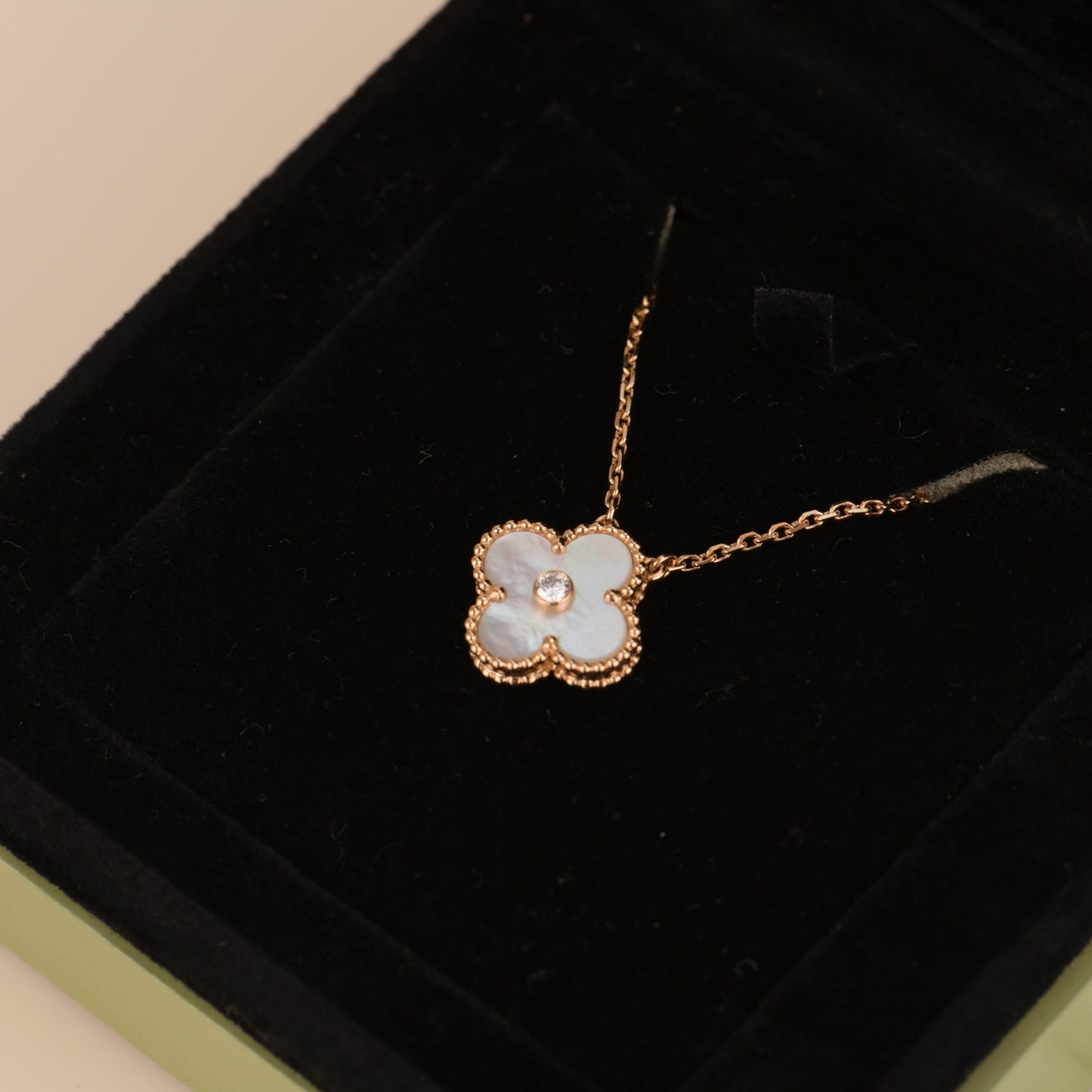 [Baslove]CLOVER 15MM DIAMANT WEISS FRITILLARIA HALSKETTE