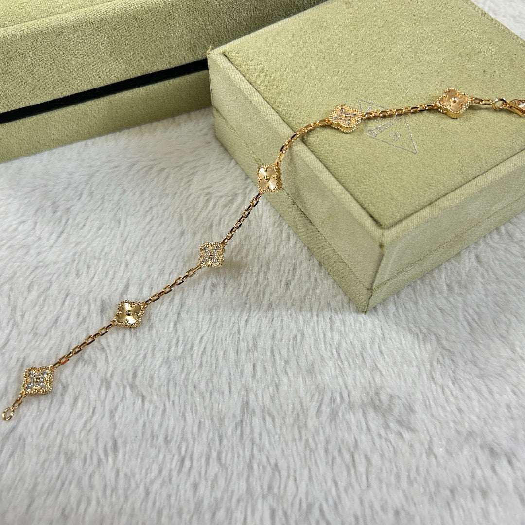 [Violet JW]CLOVER 6 MOTIF DIAMOND LASER BRACELET