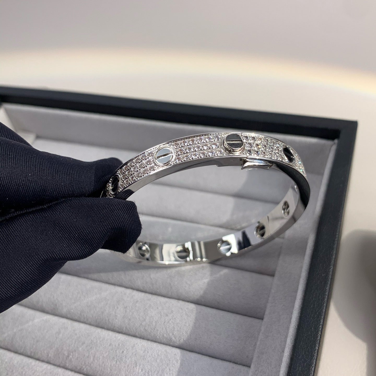 [Baslove] LIEBE ARMBAND 6,1 MM DIAMANT-PAVIERTE KERAMIK 